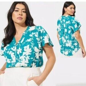 Torrid Harper Pop Over Size 5 Teal and White Blouse